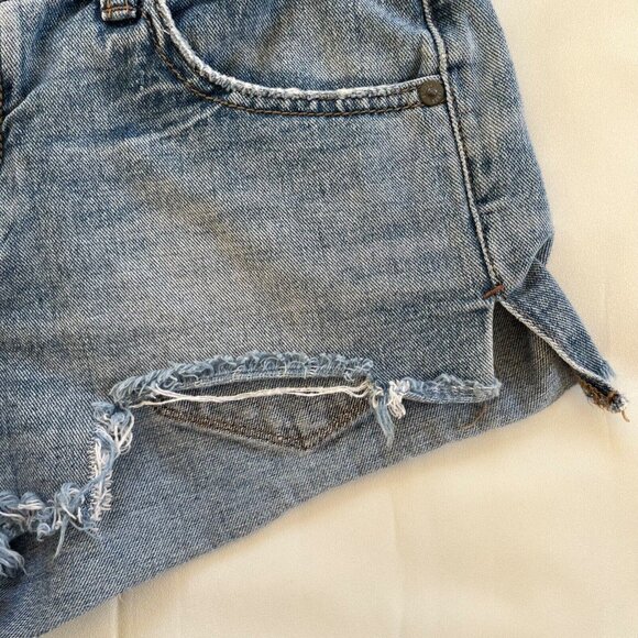 FREE PEOPLE Denim Shorts Womens Sz W 26 Blue Daisy Dukes Distressed Jean Summer - Picture 5 of 16